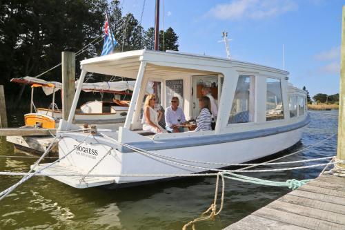 Bed & Breakfast Boathouse & Birks River Retreats