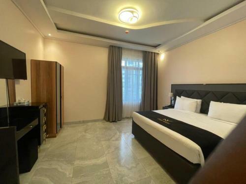 Home Free Hotel