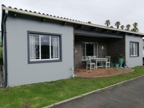 Charlotte's Web - Beach Cottage - Queensberry Bay