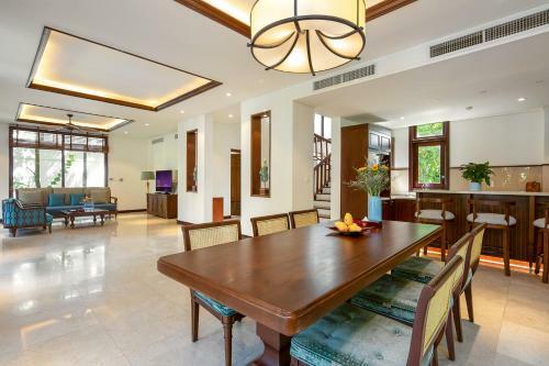 Deluxe Villas In Da Nang Resort