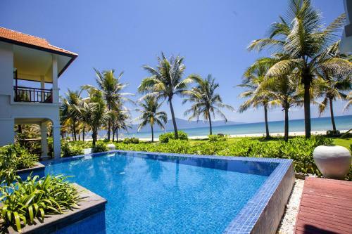 Deluxe Villas In Da Nang Resort