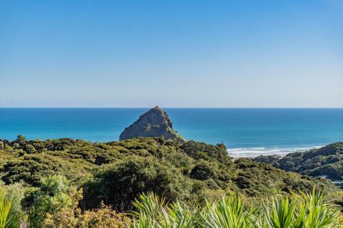 Perfectly Piha - Piha Holiday Home