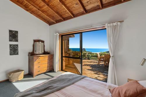 Perfectly Piha - Piha Holiday Home