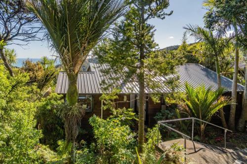 Perfectly Piha - Piha Holiday Home