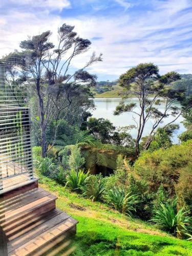 Kanuka Sway - Waterfront, Cozy Getaway