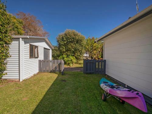 Seashells Bach - Whangamata Holiday Home