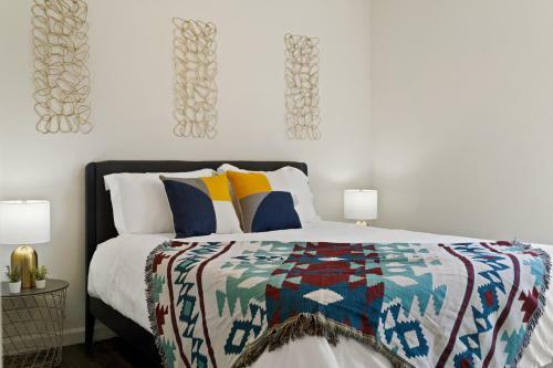 Cheerful Resort With Mountain View, Pool And Spa