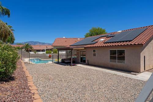 Cheerful Resort With Mountain View, Pool And Spa