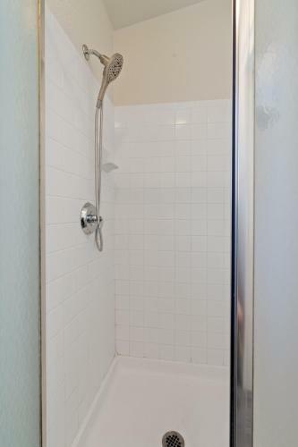 Cheerful Resort With Mountain View, Pool And Spa