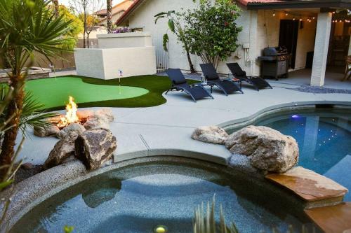 4-bdrm Vacation Dream Home Wbackyard Paradise