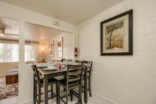 Stylish Arcadia 2-bdrm With Comfort And Charm