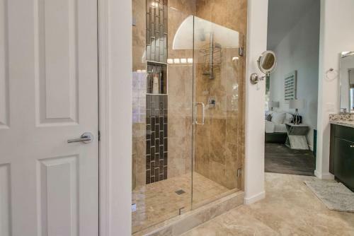 Amazing 4 Bedroom Retreat With Heated Pool
