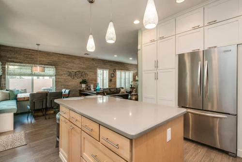 Luxe Scottsdale Home Wpool, Spa, & Tesla Charger