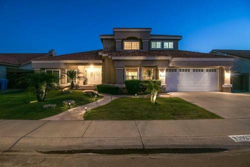 Luxe Scottsdale Home Wpool, Spa, & Tesla Charger