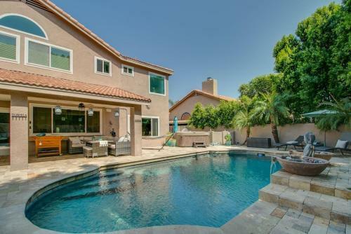 Luxe Scottsdale Home Wpool, Spa, & Tesla Charger