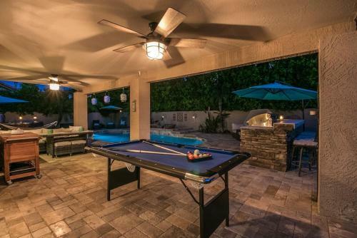 Luxe Scottsdale Home Wpool, Spa, & Tesla Charger