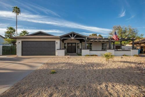 Stylish Resort-style Must See Home With Pool