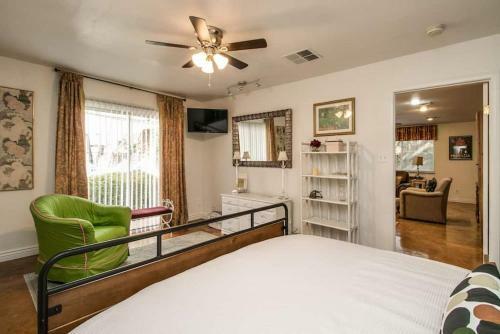 Charming 1-bdrm Guesthouse In Historic District