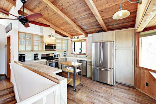 Medicine Man Manor