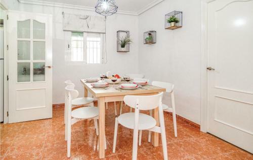 Stunning Apartment In C�rdoba W/ 2 Bedrooms