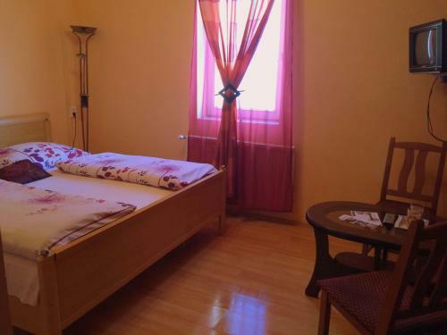 Hostal Op-art Etterem Es Panzio