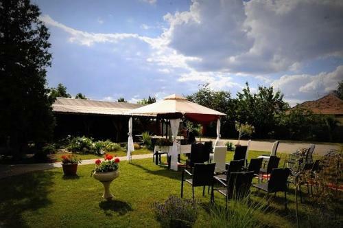 Hostal Op-art Etterem Es Panzio