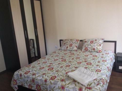 Apartment Lazur By The Sea