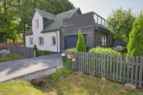 Apartment With Private Garden And Large Balcony