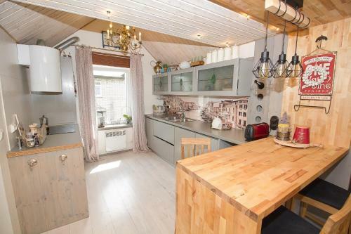 Apartment With Private Garden And Large Balcony