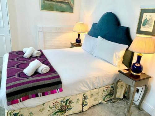 Grosvenor Place Apartment