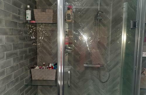 Eyre Square Holiday Apartment