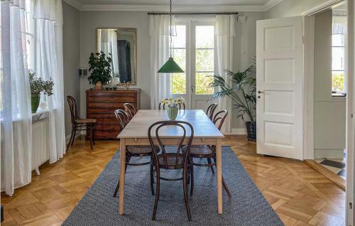 Nice Home In G�teborg With Wifi And 3 Bedrooms