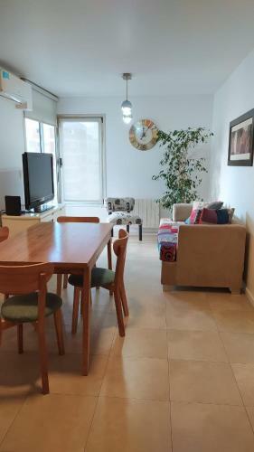 Apartamento Departamento Amoblado A Dos Cuadras De La Plaza