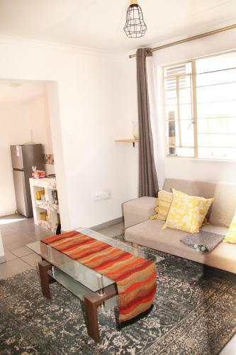 Lovely 1-bedroom Flat In A House In Germiston