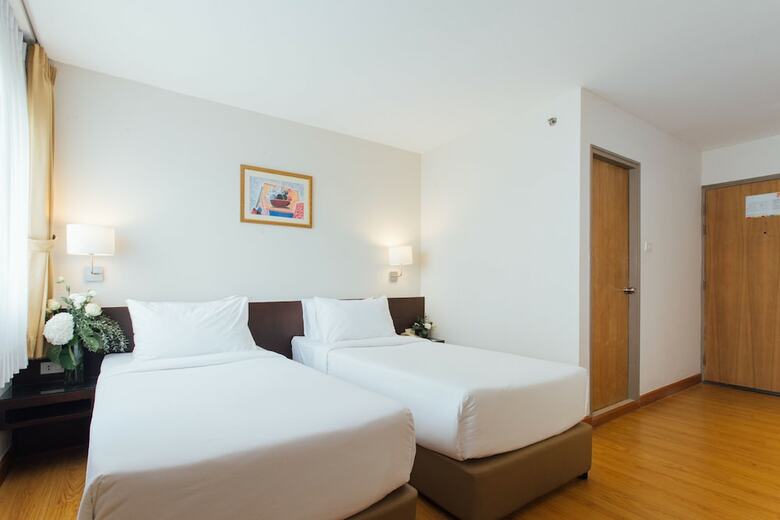 Seasons Siam Hotel