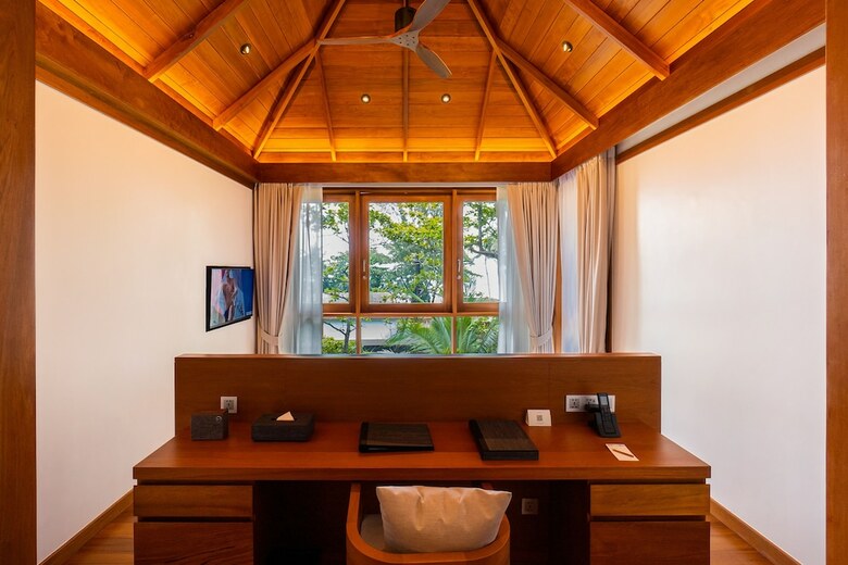 Hotel The Surin Phuket