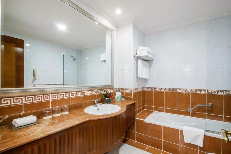 Grand Excelsior Hotel - Bur Dubai