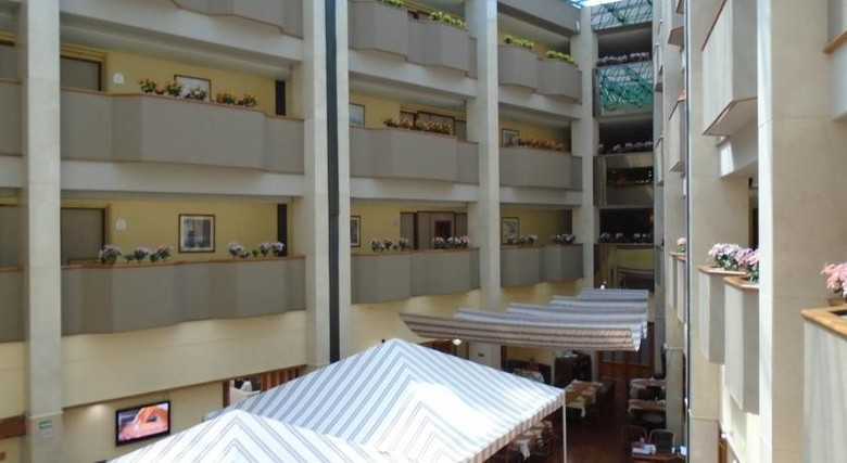 Hotel Abastos Plaza
