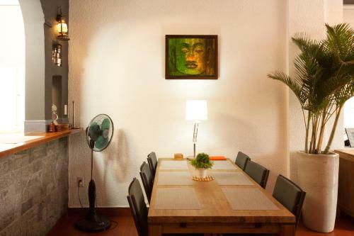 Apartamento French Colonial Home