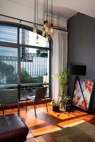 Apartamento French Colonial Home