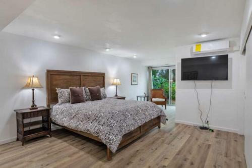 Hilltop Retreat, Main House