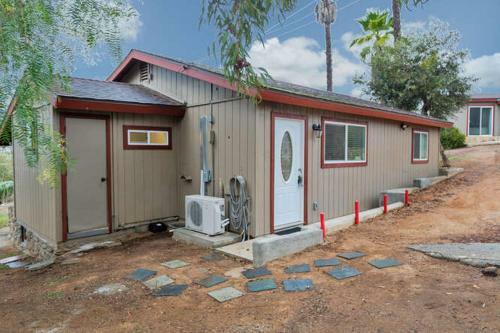 Hilltop Retreat, 2 Villas