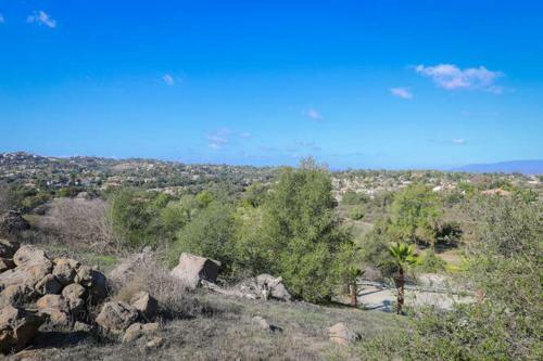 Hilltop Retreat, 2 Villas