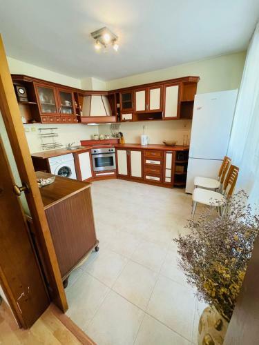 Lovely Apartment By The Sea Garden