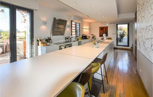 Awesome Apartment In Avignon With Wifi And 2 Bedrooms