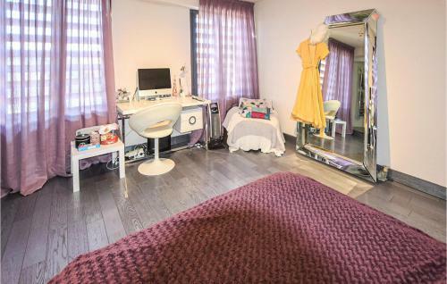 Awesome Apartment In Avignon With Wifi And 2 Bedrooms