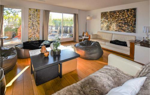 Awesome Apartment In Avignon With Wifi And 2 Bedrooms