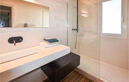 Awesome Apartment In Avignon With Wifi And 2 Bedrooms