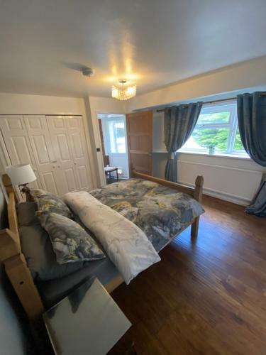 Stunning Beautiful 4-bed House In South Wales