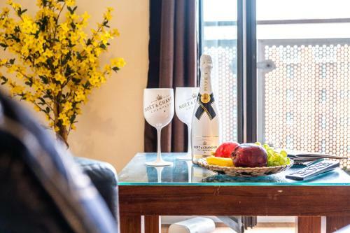 Haus Arcadian Chinatown Apartment Balcony & Parking